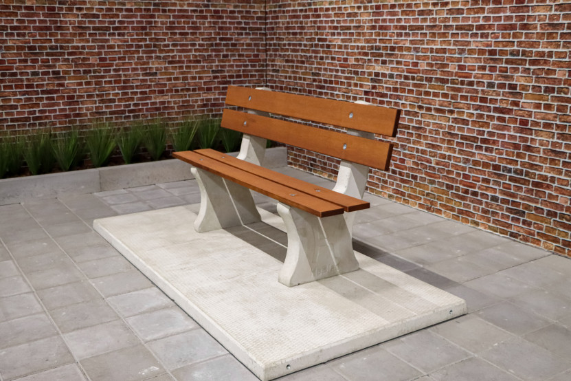 Park Bench with bottom plate Natural Concrete